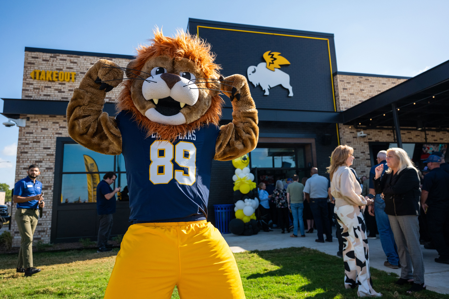 Buffalo Wild Wings at East Texas A&M University is now open! 🎉